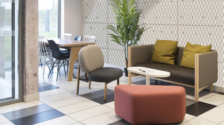 <b>B&B Hotel Laval Ouest Lobby</b>. Images powered by <a href="https://www.leonardoworldwide.com/" title="Leonardo Worldwide" target="_blank">Leonardo</a>.