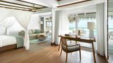 <b>Six Senses Kanuhura Room</b>. Images powered by <a href="https://www.leonardoworldwide.com/" title="Leonardo Worldwide" target="_blank">Leonardo</a>.