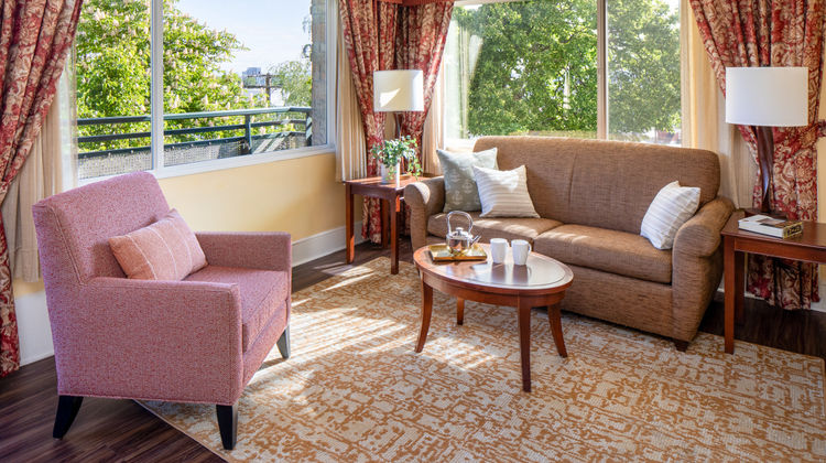 Park Lane Suites & Inn Suite