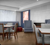 Hampton Inn Ithaca Lobby
