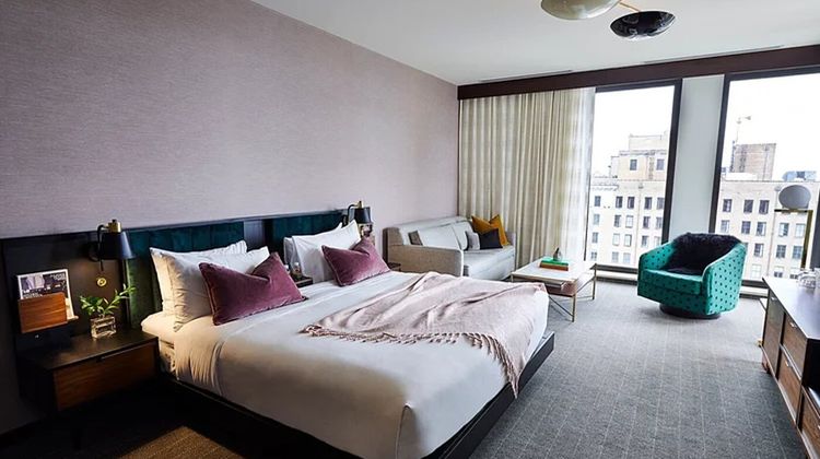 Fairlane Hotel Suite