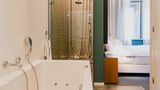 Hotel De Hallen Room