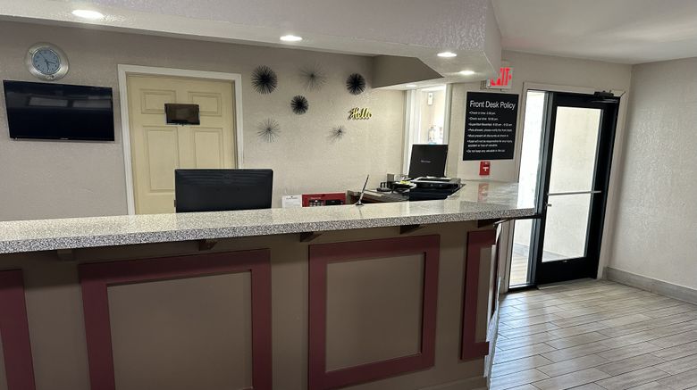 <b>Red Roof Inn & Suites Marysville Lobby</b>. Images powered by <a href="https://www.leonardoworldwide.com/" title="Leonardo Worldwide" target="_blank">Leonardo</a>.
