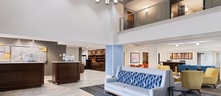Holiday Inn Express & Suites Augusta W Exterior