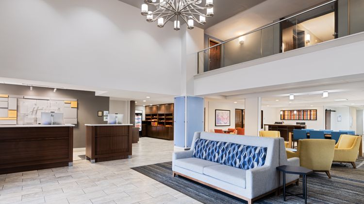 Holiday Inn Express & Suites Augusta W Exterior