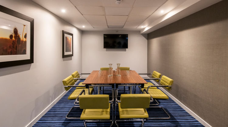 Holiday Inn Express Edinburgh Airport Meeting
