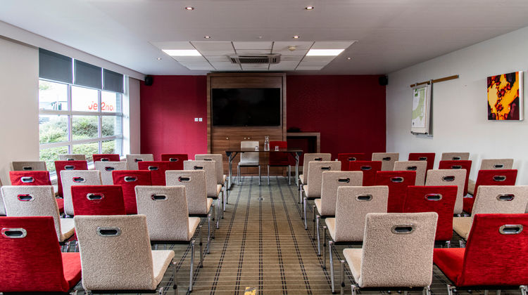 Holiday Inn Express Glasgow Airport Meeting