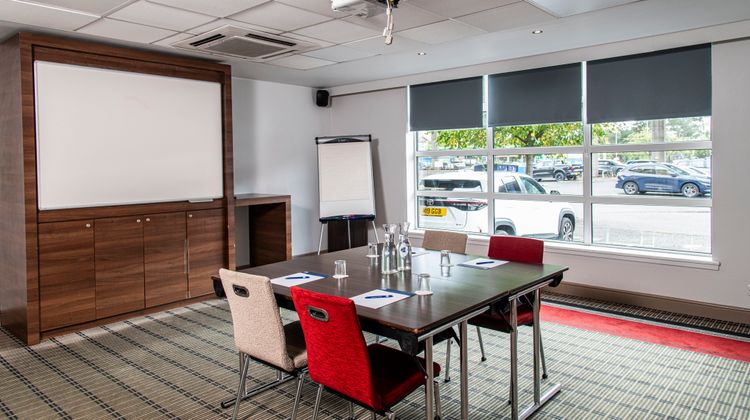 Holiday Inn Express Glasgow Airport Meeting