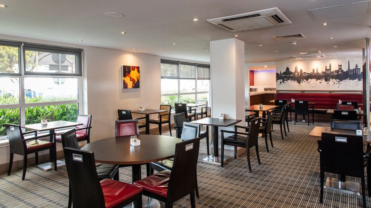Holiday Inn Express Glasgow Airport Restaurant