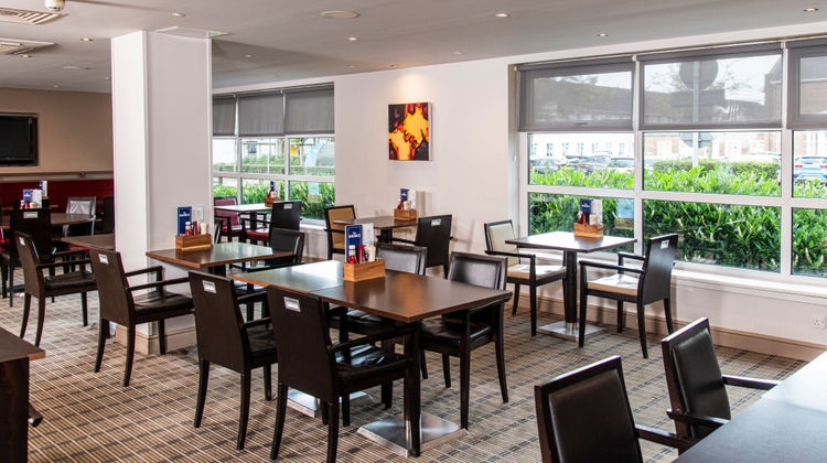 Holiday Inn Express Glasgow Airport Restaurant