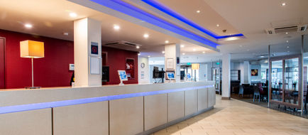 Holiday Inn Express Glasgow Airport Exterior