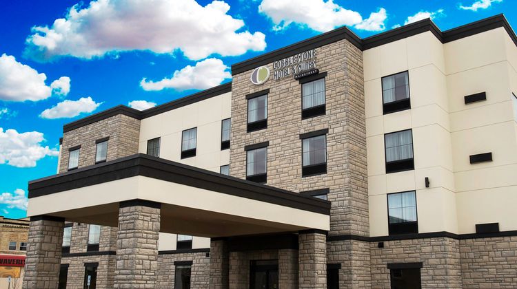 Cobblestone Hotel & Suites Exterior