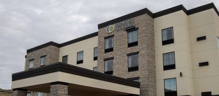 Cobblestone Hotel & Suites Exterior