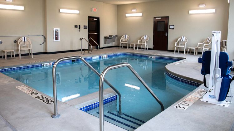 Cobblestone Hotel & Suites Pool