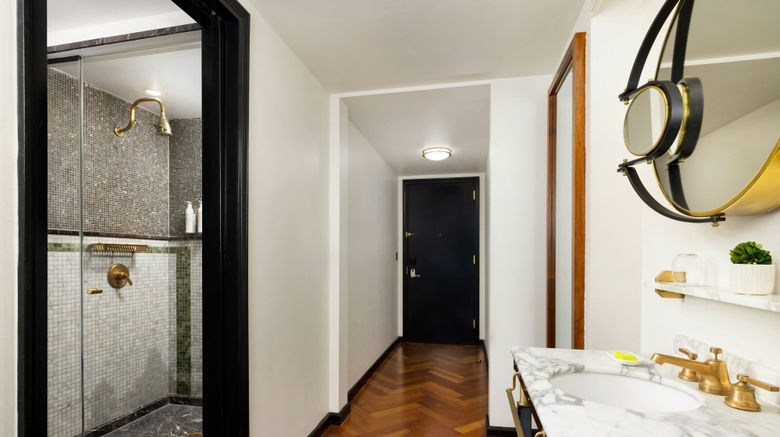 <b>Le Meridien New York Central Park Room</b>. Images powered by <a href="https://www.leonardoworldwide.com/" title="Leonardo Worldwide" target="_blank">Leonardo</a>.