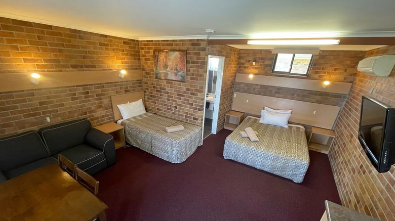 <b>Tally Ho Motor Inn Room</b>. Images powered by <a href="https://www.leonardoworldwide.com/" title="Leonardo Worldwide" target="_blank">Leonardo</a>.