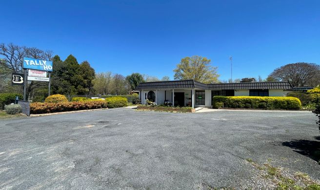 Tally Ho Motor Inn Exterior