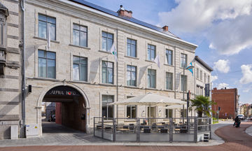 Alpha Hotel