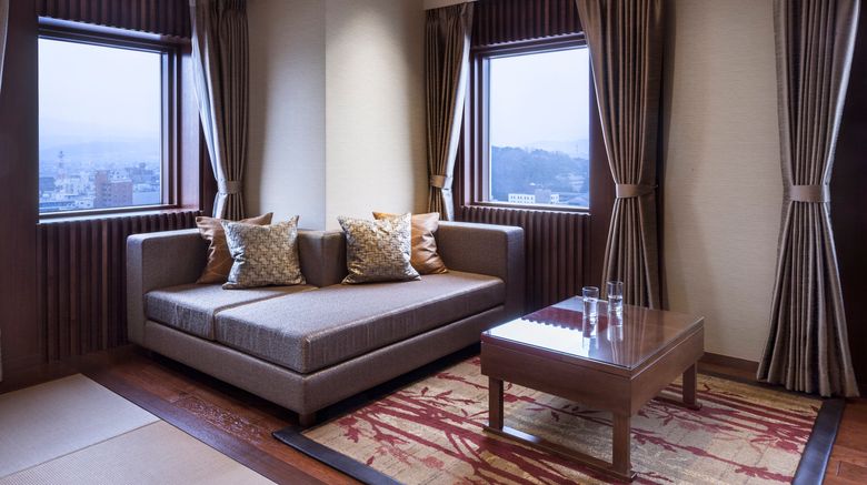 <b>Holiday Inn ANA Kanazawa Sky Hotel Suite</b>. Images powered by <a href="https://www.leonardoworldwide.com/" title="Leonardo Worldwide" target="_blank">Leonardo</a>.