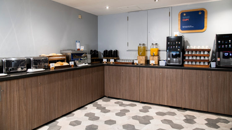 Holiday Inn Express Edinburgh Airport Restaurant