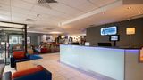 Holiday Inn Express Perth Exterior