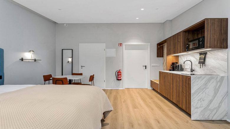 <b>Candlewood Suites Reykjavik by IHG Room</b>. Images powered by <a href="https://www.leonardoworldwide.com/" title="Leonardo Worldwide" target="_blank">Leonardo</a>.
