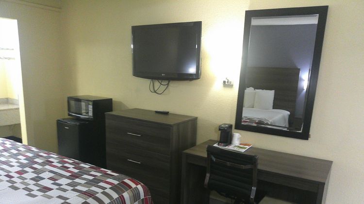Red Roof Inn Hampton Room