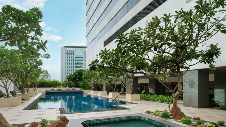 <b>JW Marriott Hotel Bangkok Pool</b>. Images powered by <a href="https://www.leonardoworldwide.com/" title="Leonardo Worldwide" target="_blank">Leonardo</a>.