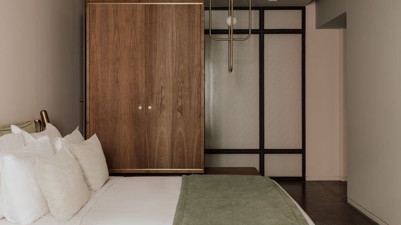 <b>Perianth Hotel Suite</b>. Images powered by <a href="https://www.leonardoworldwide.com/" title="Leonardo Worldwide" target="_blank">Leonardo</a>.