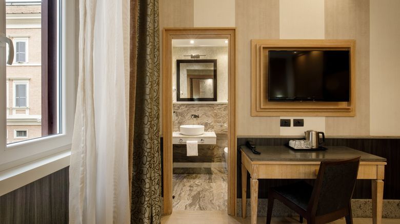 <b>Hotel Royal Court Room</b>. Images powered by <a href="https://www.leonardoworldwide.com/" title="Leonardo Worldwide" target="_blank">Leonardo</a>.