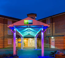 Holiday Inn Express Stirling Exterior