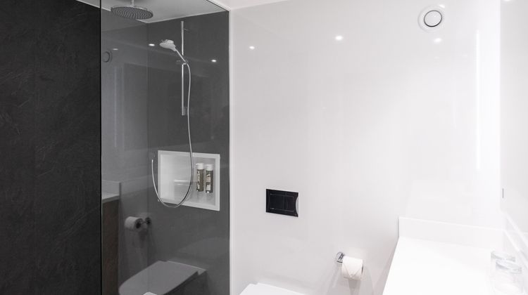 Sandman Signature Sheffield Quays Hotel Room