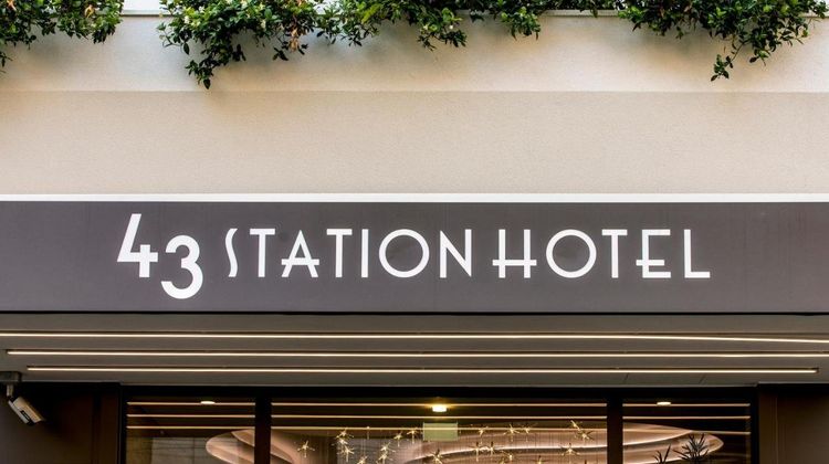 43 Station Hotel Exterior