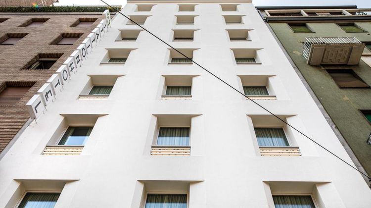 43 Station Hotel Exterior