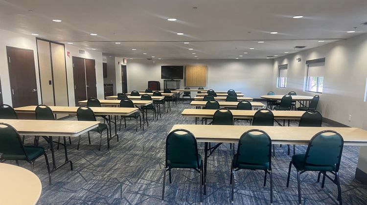Holiday Inn Express Show Low Meeting