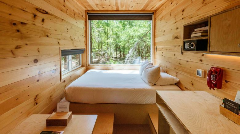 <b>Postcard Cabins Shenandoah Room</b>. Images powered by <a href="https://www.leonardoworldwide.com/" title="Leonardo Worldwide" target="_blank">Leonardo</a>.