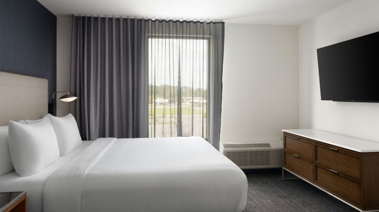 Courtyard Lake City Suite