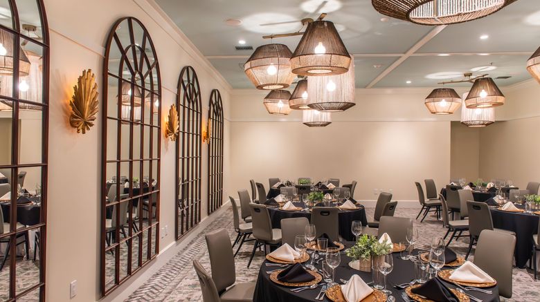 <b>El Capitan Hotel Ballroom</b>. Images powered by <a href="https://www.leonardoworldwide.com/" title="Leonardo Worldwide" target="_blank">Leonardo</a>.