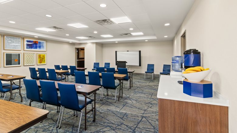 <b>Holiday Inn Express and Suites Fairmont Meeting</b>. Images powered by <a href="https://www.leonardoworldwide.com/" title="Leonardo Worldwide" target="_blank">Leonardo</a>.