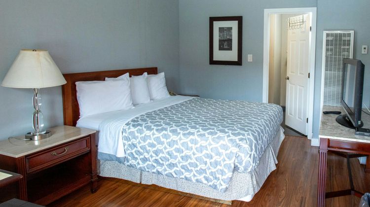 Pacific Heights Inn Room