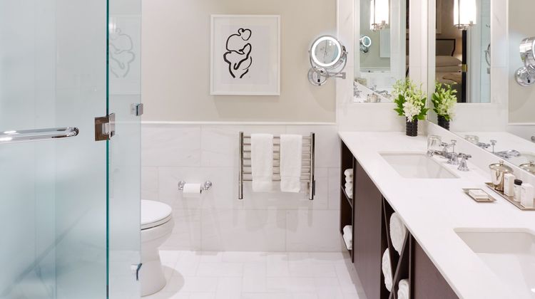 The Spectator Hotel Suite