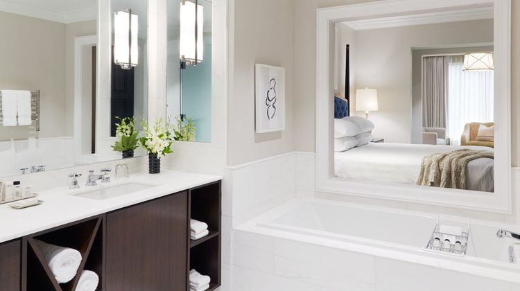 The Spectator Hotel Suite