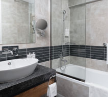 Holiday Inn Dubai Village Circl Room