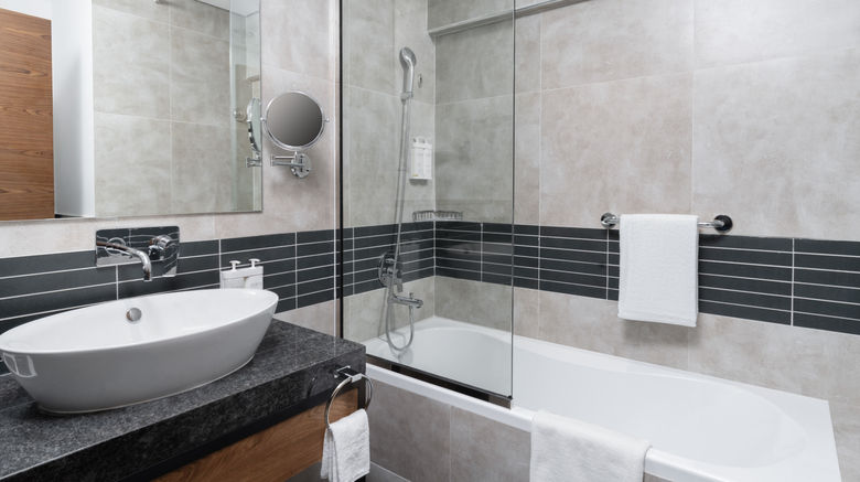 <b>Holiday Inn Dubai Village Circl Room</b>. Images powered by <a href="https://www.leonardoworldwide.com/" title="Leonardo Worldwide" target="_blank">Leonardo</a>.