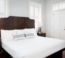 Elliott House Inn Room