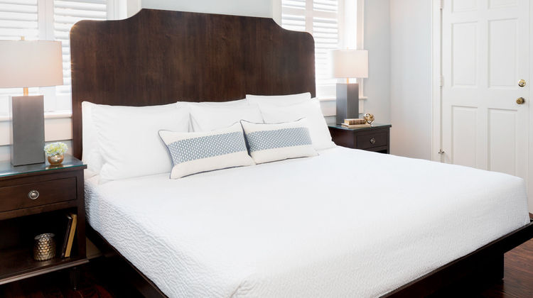 Elliott House Inn Room