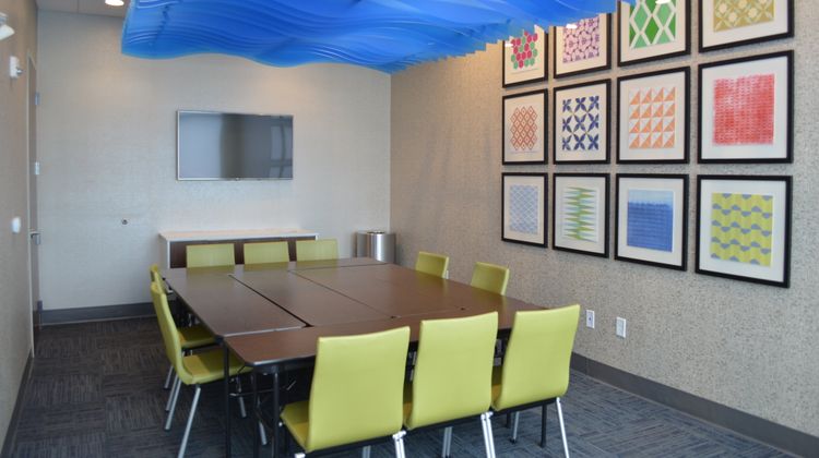 Holiday Inn Express Hotel & Suites Meeting