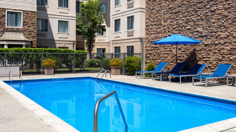 <b>Staybridge Suites Burlington Pool</b>. Images powered by <a href="https://www.leonardoworldwide.com/" title="Leonardo Worldwide" target="_blank">Leonardo</a>.