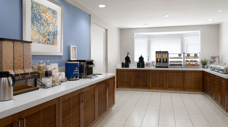 <b>Staybridge Suites Burlington Restaurant</b>. Images powered by <a href="https://www.leonardoworldwide.com/" title="Leonardo Worldwide" target="_blank">Leonardo</a>.