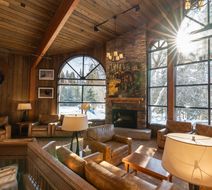 Lake Louise Inn Lobby